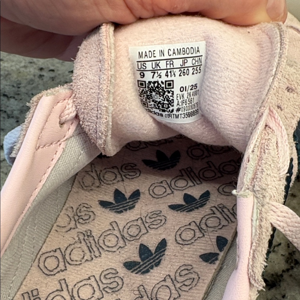 Adidas Pink Suede Spezial with navy Stripes size 9 - Picture 2 of 13